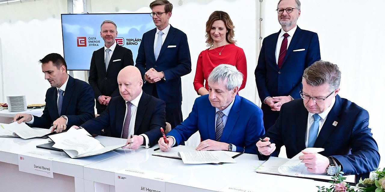 Signing strategic contracts